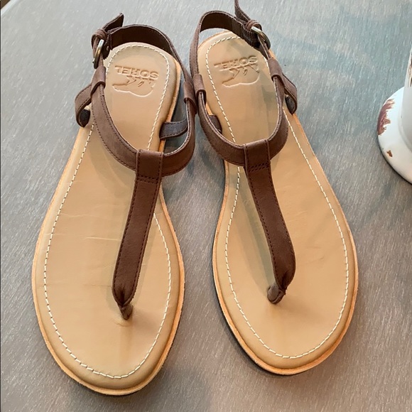 Sorel Shoes - NWOT Sorel Leather Thong Sandals